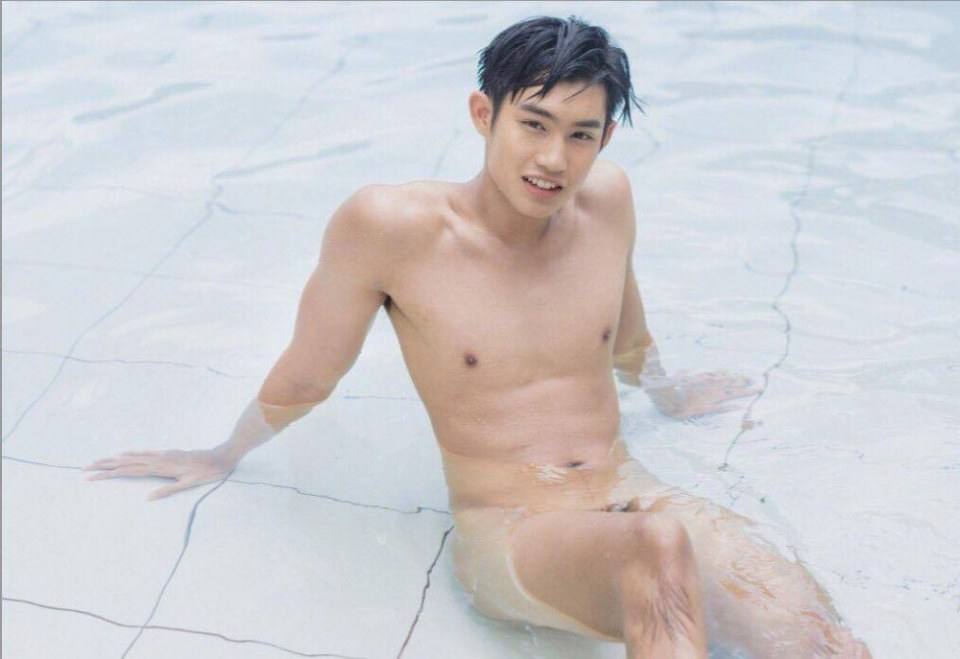 ว๊ายตาย  ป้อจายบ่ใส่ผ้า  3,991