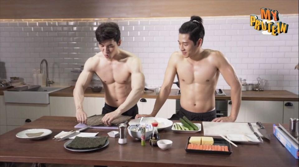 มาดูสองหนุ่มสอนทำอาหารกันเถอะ #กล้ามก็มา #จิ้นก็มี