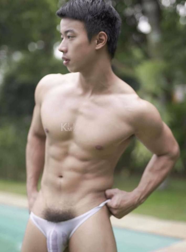 หนุ่มหล่อขึ้นปก 126