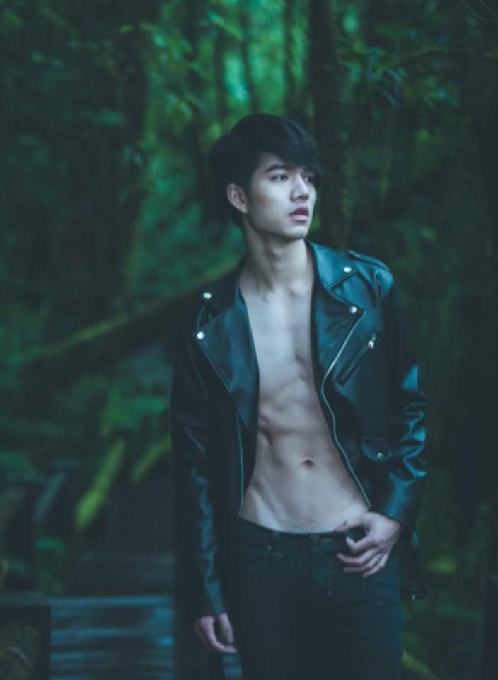 หนุ่มหล่อขึ้นปก 127