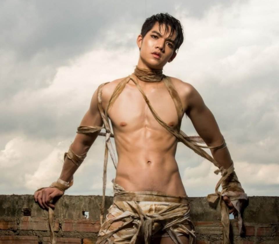 หนุ่มหล่อขึ้นปก 127