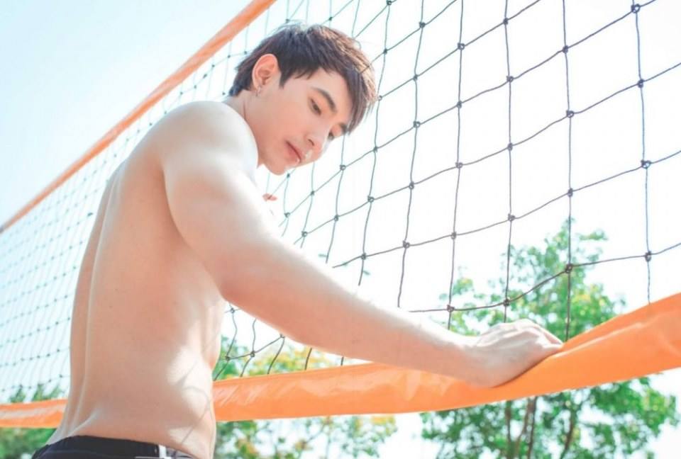 หนุ่มหล่อขึ้นปก 131