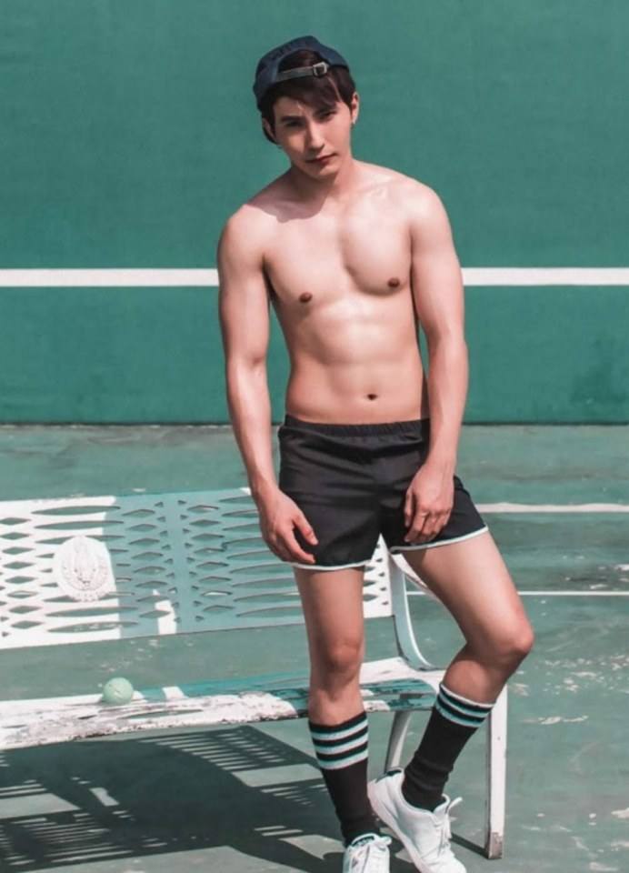 หนุ่มหล่อขึ้นปก 131