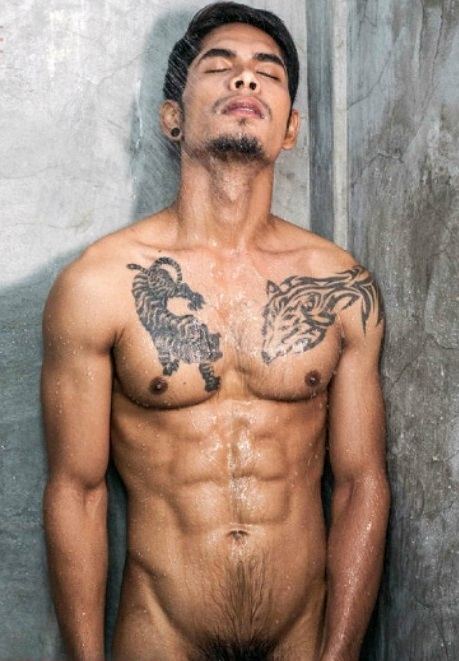 หนุ่มหล่อขึ้นปก 132