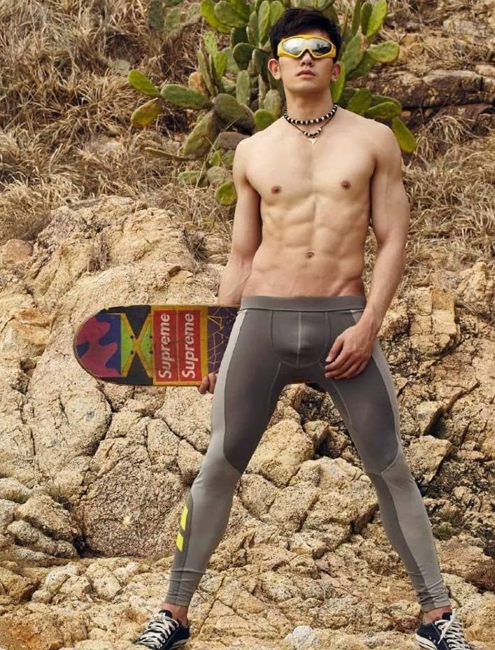 หนุ่มหล่อขึ้นปก 133