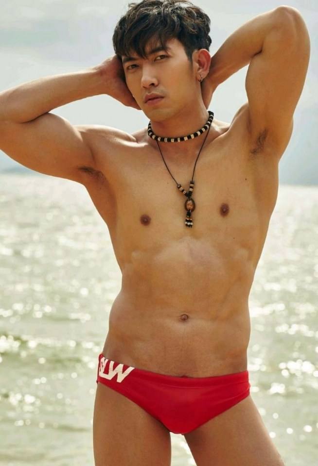 หนุ่มหล่อขึ้นปก 133