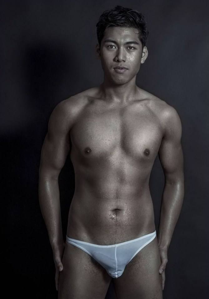 หนุ่มหล่อขึ้นปก 134
