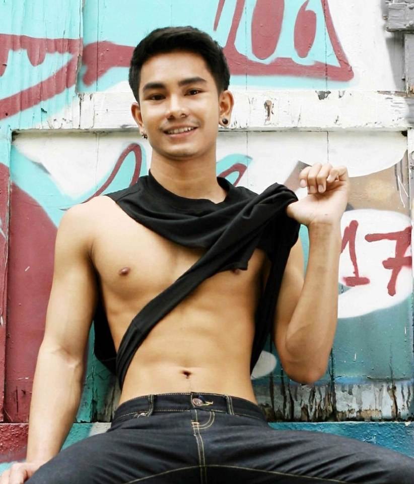 หนุ่มหล่อขึ้นปก 137