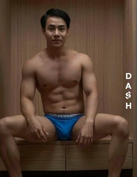 หนุ่มหล่อขึ้นปก 138