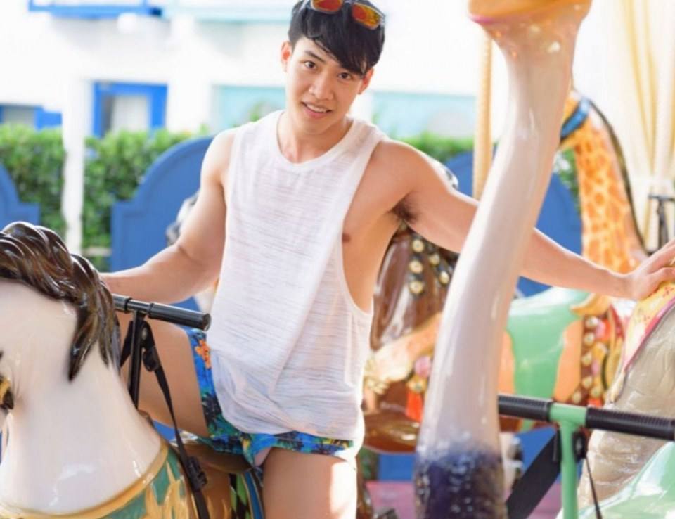 หนุ่มหล่อขึ้นปก 139