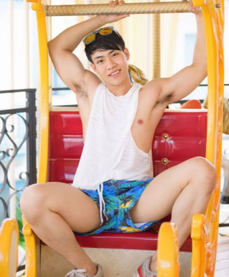 หนุ่มหล่อขึ้นปก 139
