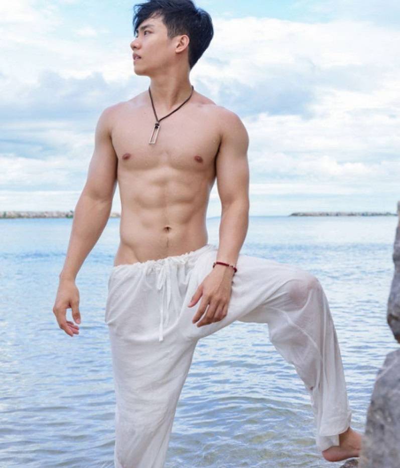 หนุ่มหล่อขึ้นปก 139