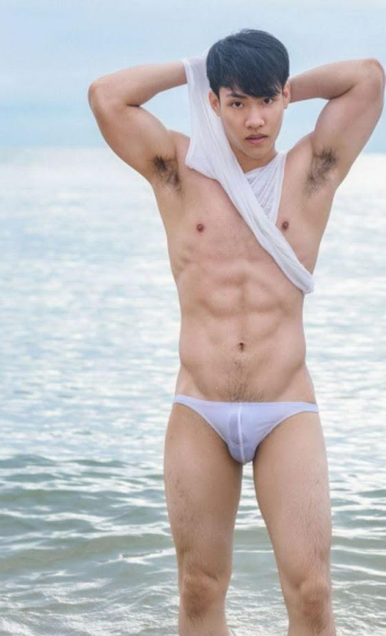 หนุ่มหล่อขึ้นปก 139