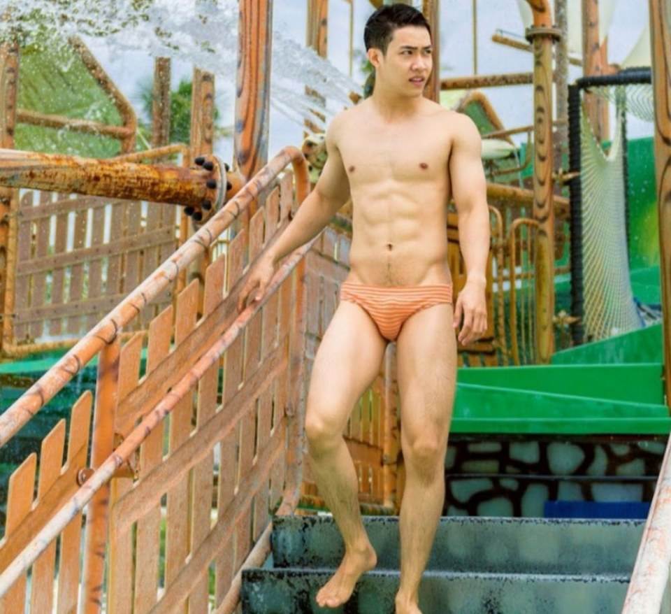 หนุ่มหล่อขึ้นปก 139