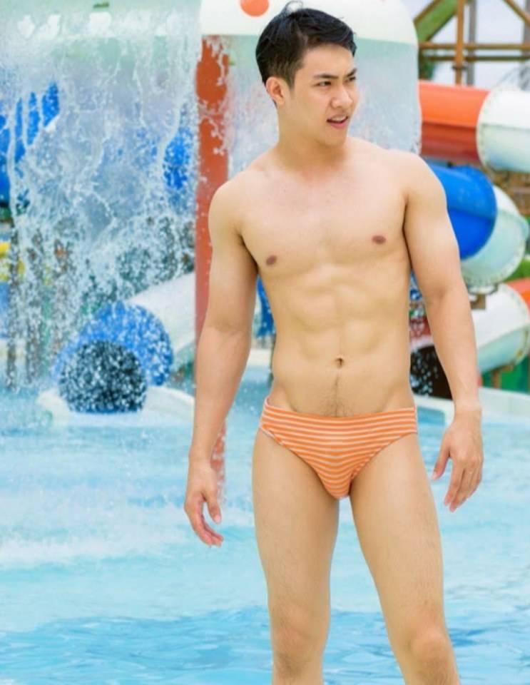 หนุ่มหล่อขึ้นปก 139