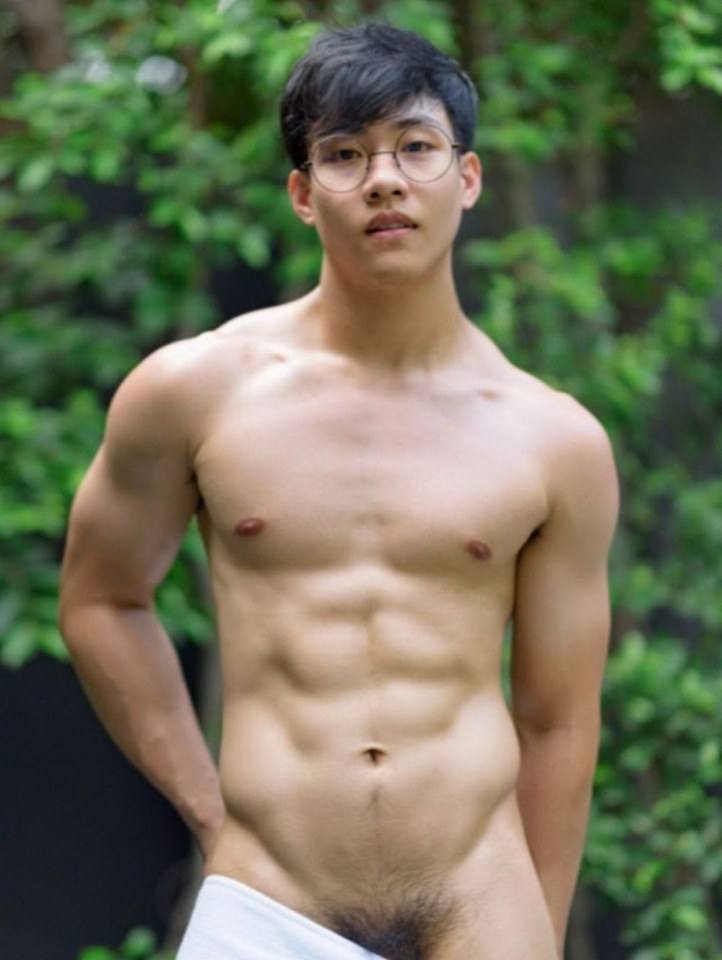 หนุ่มหล่อขึ้นปก 140