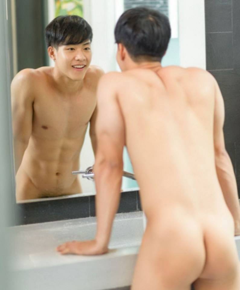 หนุ่มหล่อขึ้นปก 140