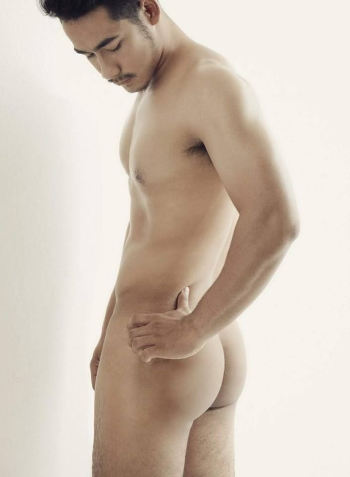 หนุ่มหล่อขึ้นปก 145