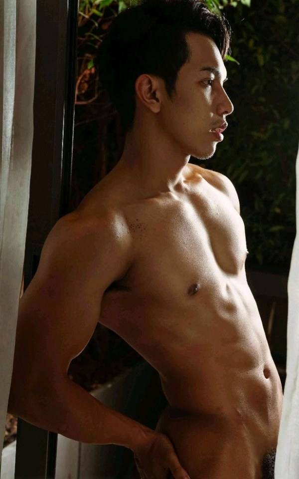 หนุ่มหล่อขึ้นปก 147
