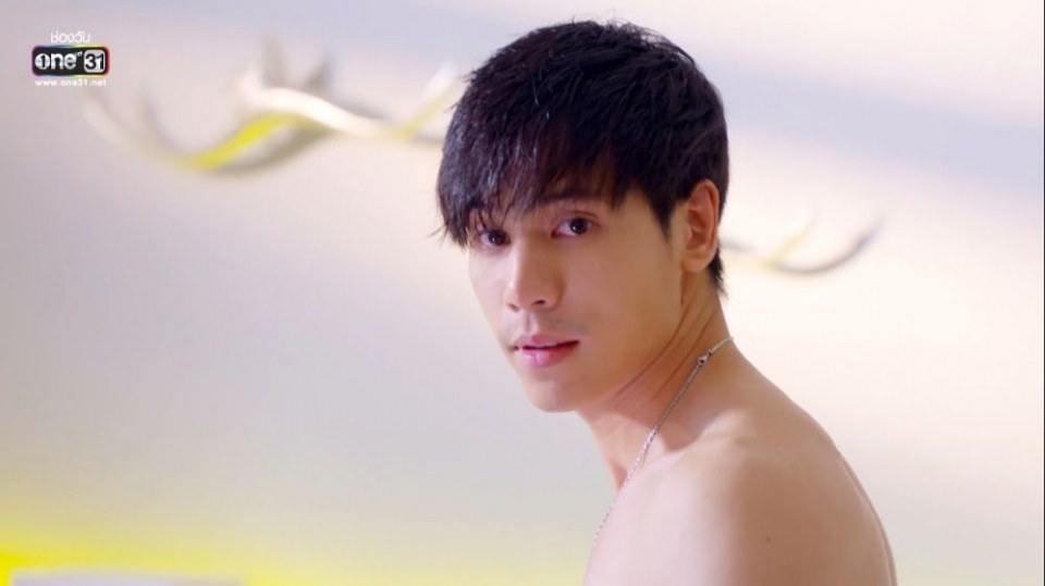 ความขาวเเละหุ่นเเน่นๆของน้องเจษ
