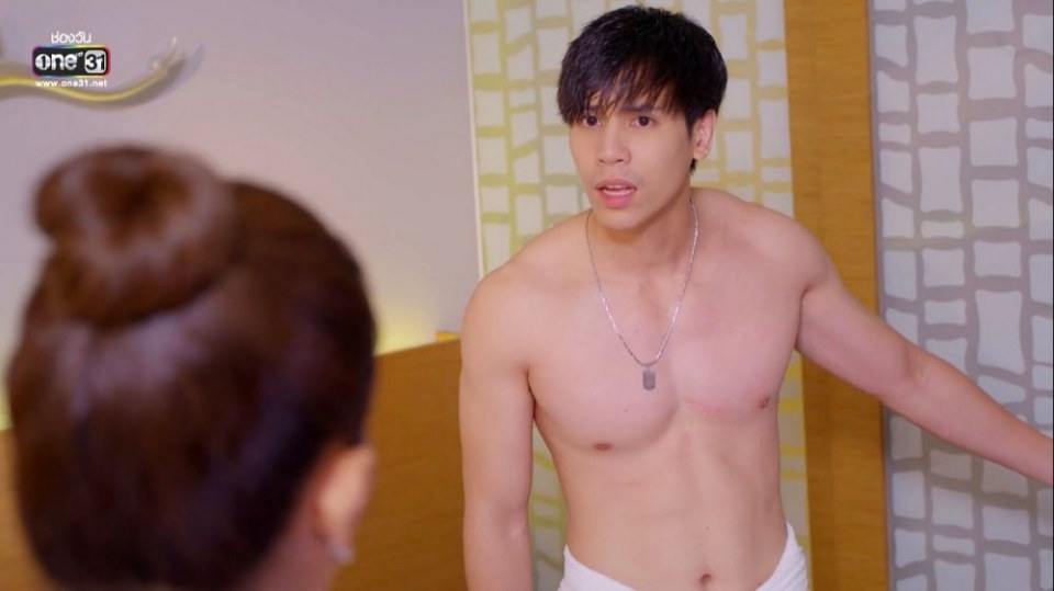 ความขาวเเละหุ่นเเน่นๆของน้องเจษ