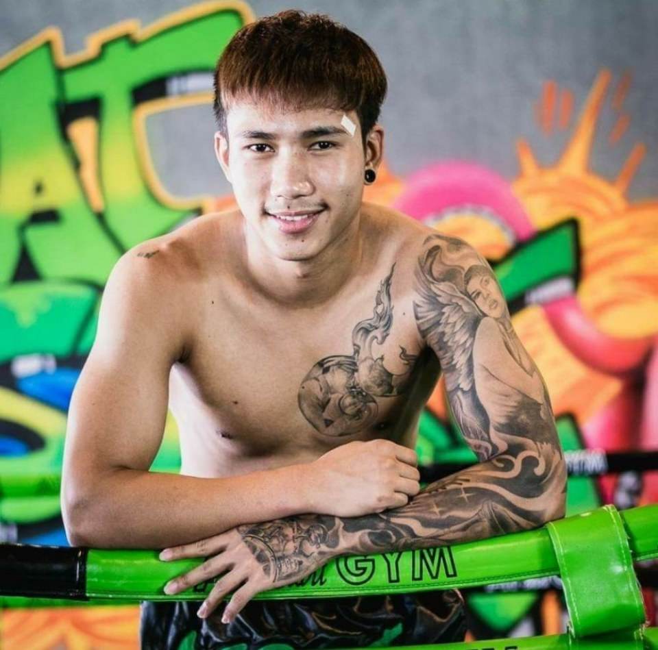 หนุ่มชุ่มชื่นใจ