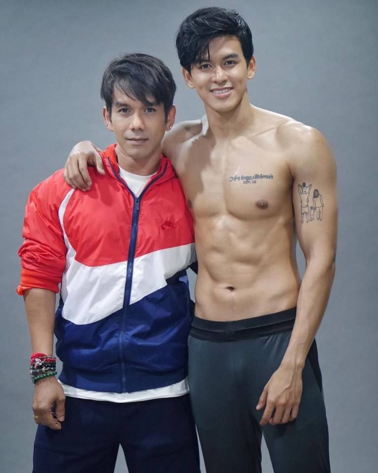 ภาพสร้าง...น้ำแตก