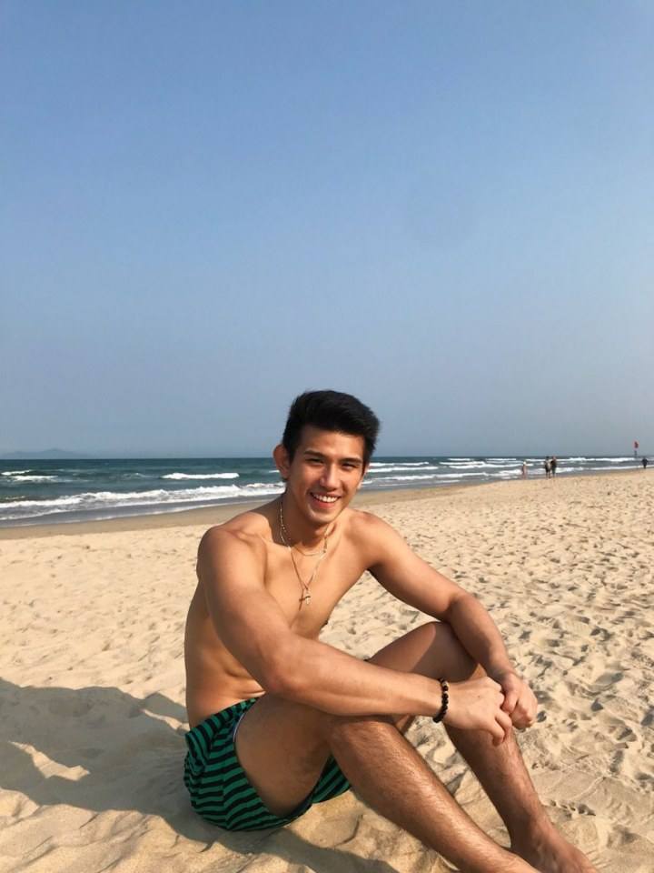 ภาพสร้าง...น้ำแตก