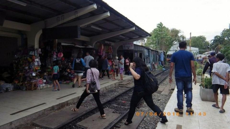 สถานีรถไฟมหาชัย