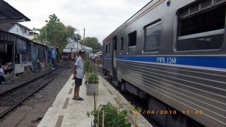 สถานีรถไฟมหาชัย