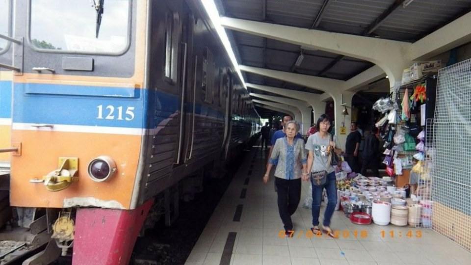 สถานีรถไฟมหาชัย