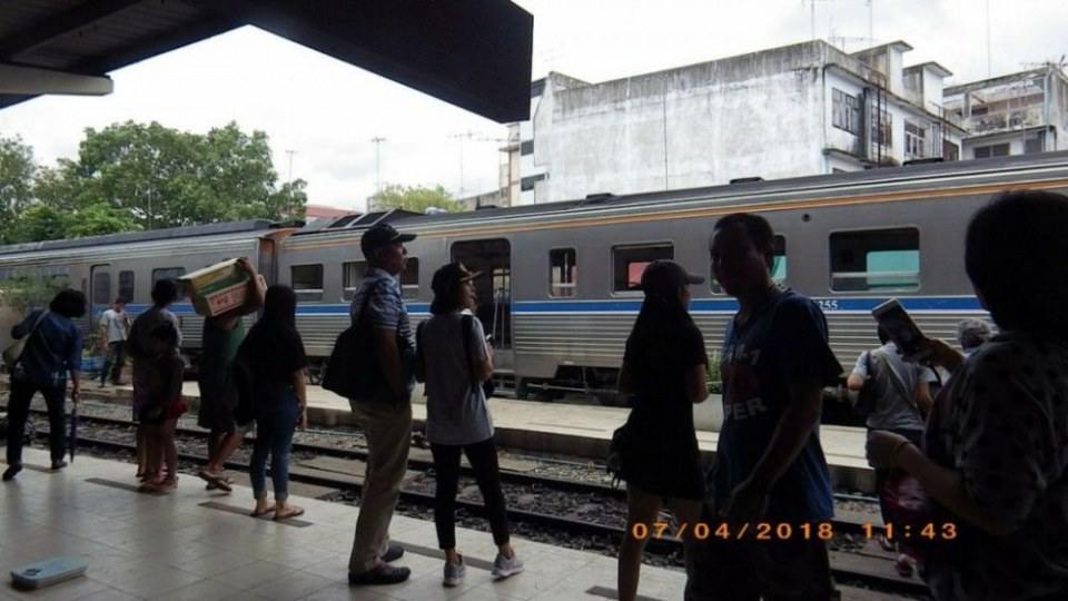 สถานีรถไฟมหาชัย