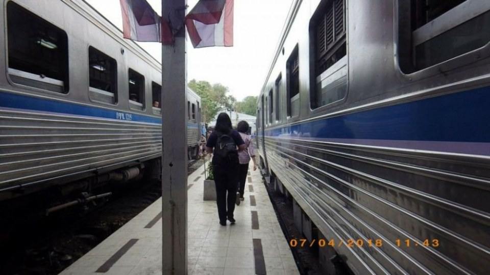 สถานีรถไฟมหาชัย