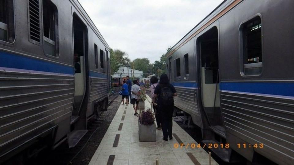 สถานีรถไฟมหาชัย