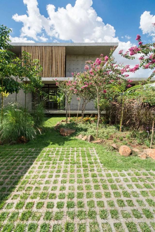 Casa Petro by Fernanda Padula Arquitetura