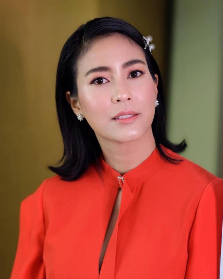 จุ๋ย วรัทยา