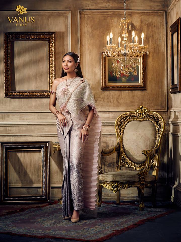 แก้ม วิชญาณี  เปียกลิ่น งามสง่าในชุดไทย Vanus Couture - วนัช กูตูร์ #Thailand