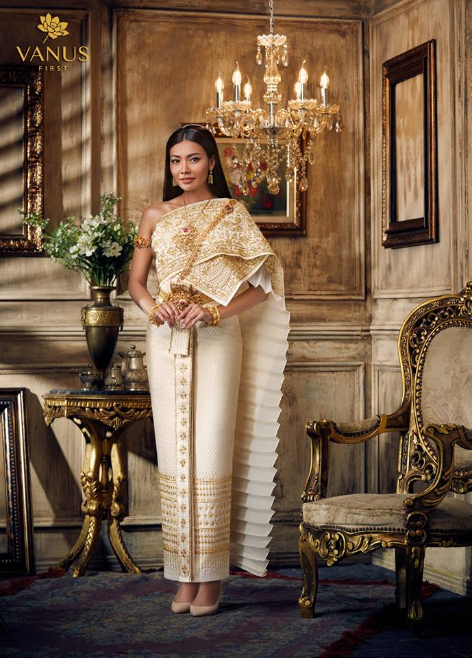 แก้ม วิชญาณี  เปียกลิ่น งามสง่าในชุดไทย Vanus Couture - วนัช กูตูร์ #Thailand
