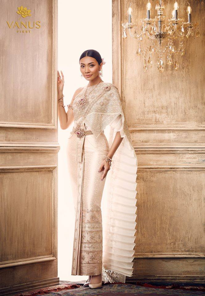 แก้ม วิชญาณี  เปียกลิ่น งามสง่าในชุดไทย Vanus Couture - วนัช กูตูร์ #Thailand