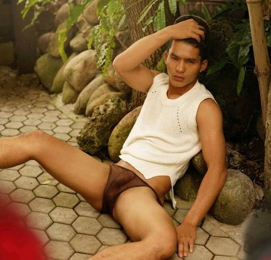 หนุ่มหล่อขึ้นปก 150