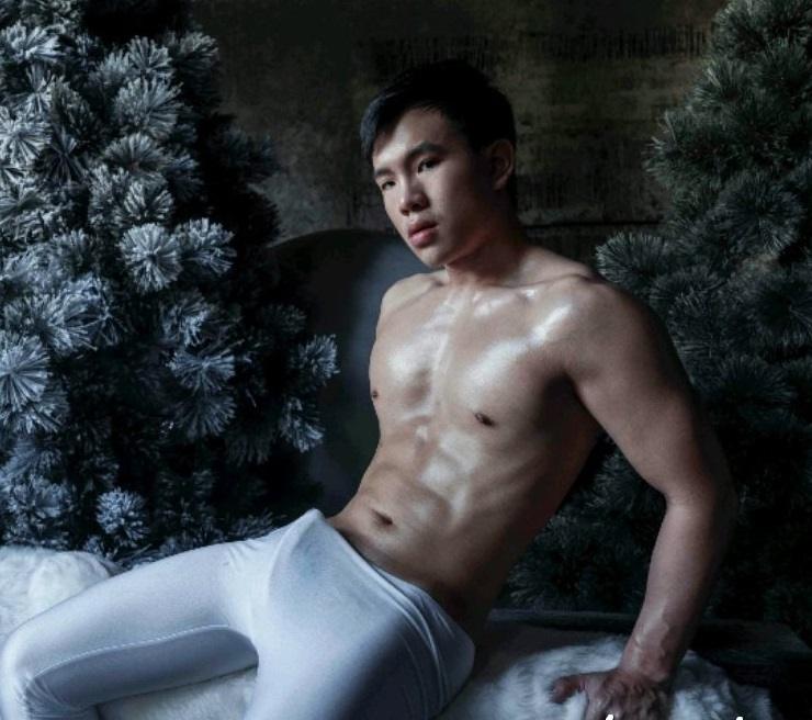หนุ่มหล่อขึ้นปก 155