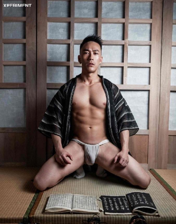 หนุ่มหล่อขึ้นปก 157