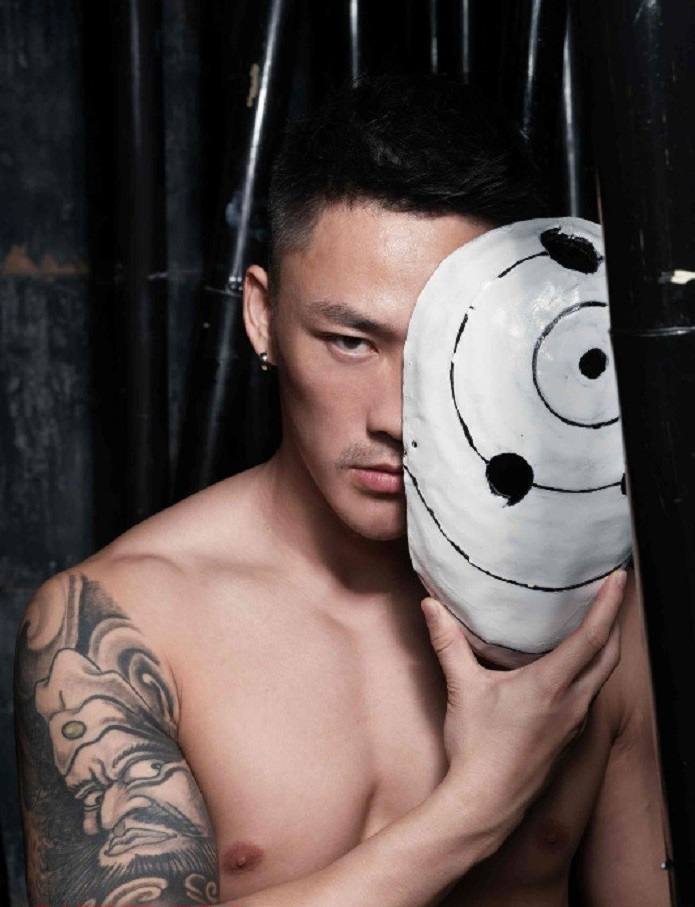 หนุ่มหล่อขึ้นปก 157