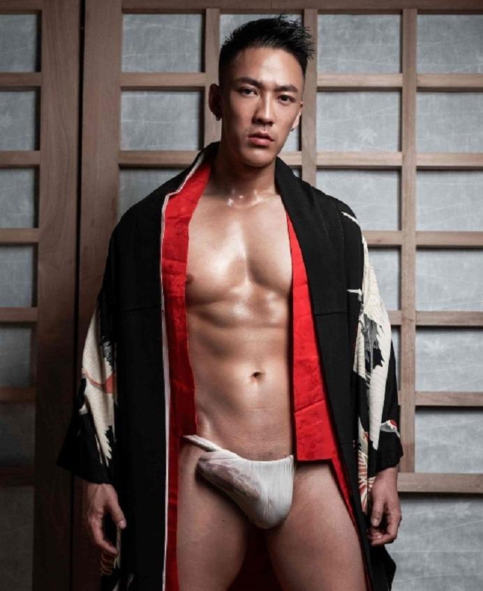 หนุ่มหล่อขึ้นปก 157
