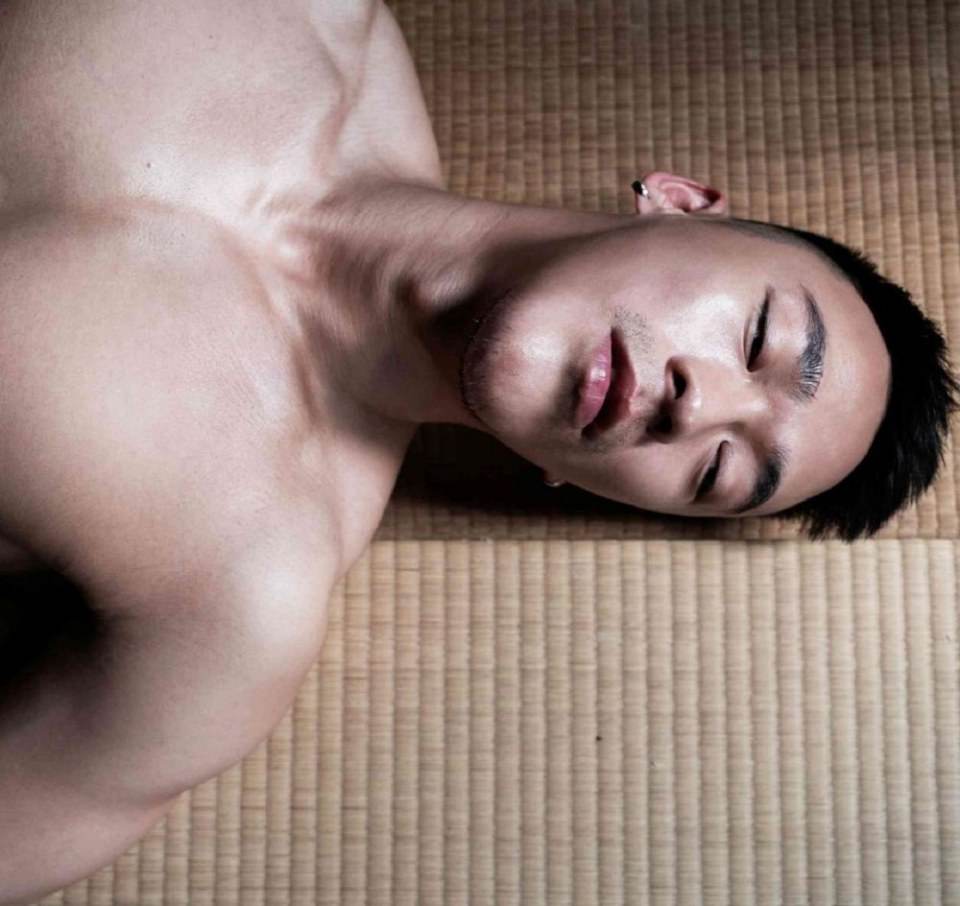หนุ่มหล่อขึ้นปก 157
