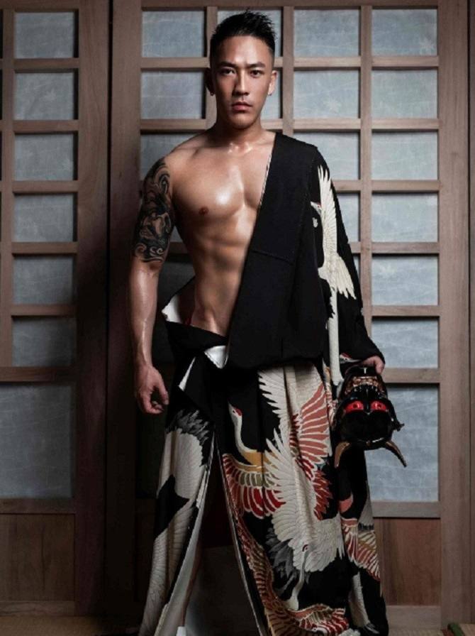 หนุ่มหล่อขึ้นปก 157