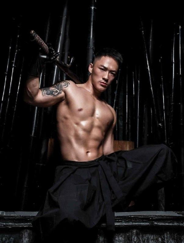 หนุ่มหล่อขึ้นปก 157