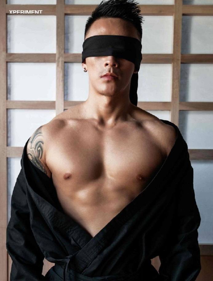 หนุ่มหล่อขึ้นปก 157