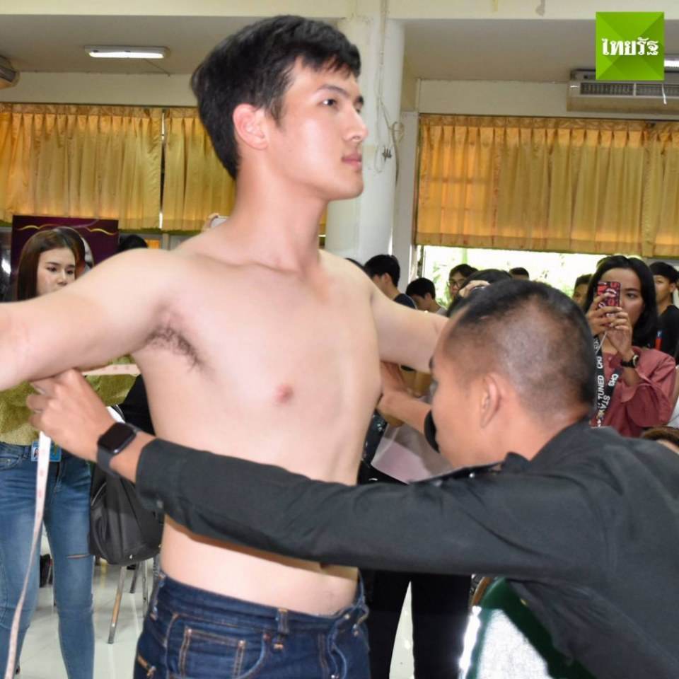 โอ๊ววเจมส์ มาร์&rdquo; คัดเลือกทหารกองเกิน