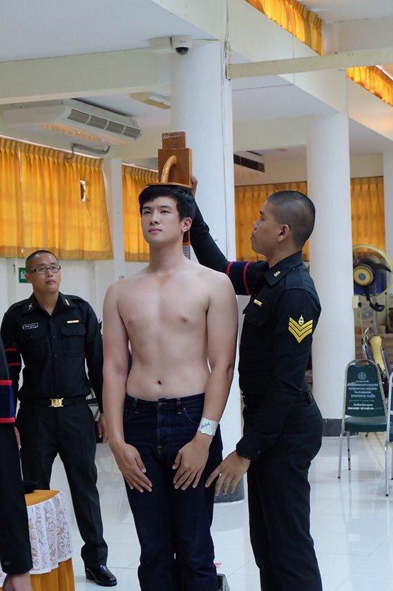 โอ๊ววเจมส์ มาร์&rdquo; คัดเลือกทหารกองเกิน